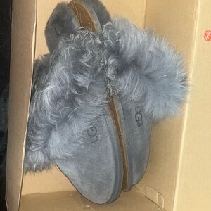 Women’s UGG slippers brand new only wore once